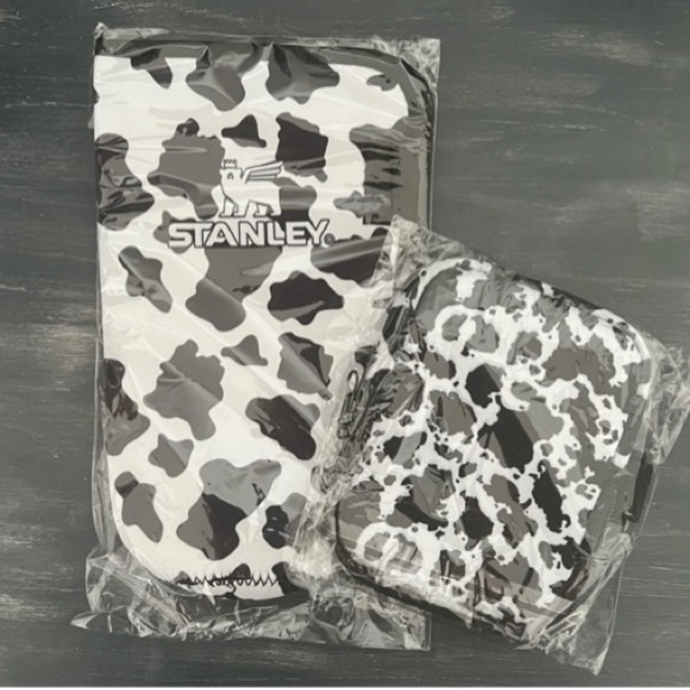 40oz Neoprene Tumbler Cover w/ Matching Zipper Pouch Cow Print Black
